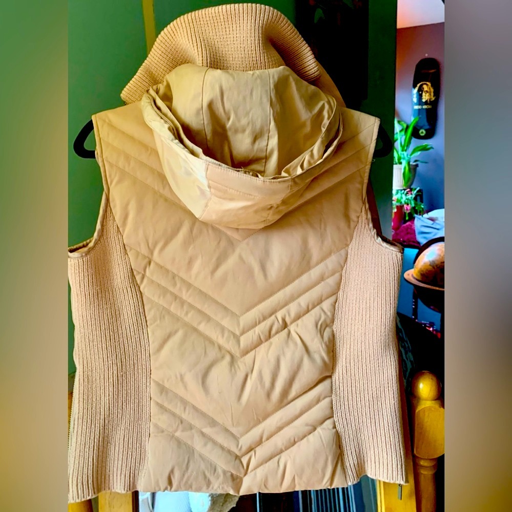 🔥Vintage- BEBE Gold/rose down vest w/ removable hood